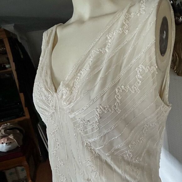 Cream Lace & Sequin Sleeveless Top - Picture 5 of 8